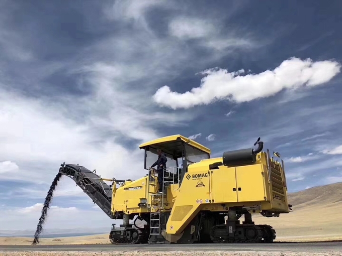 Apollo SP15 Cross Slope Sensor installed on فرزکاری machine